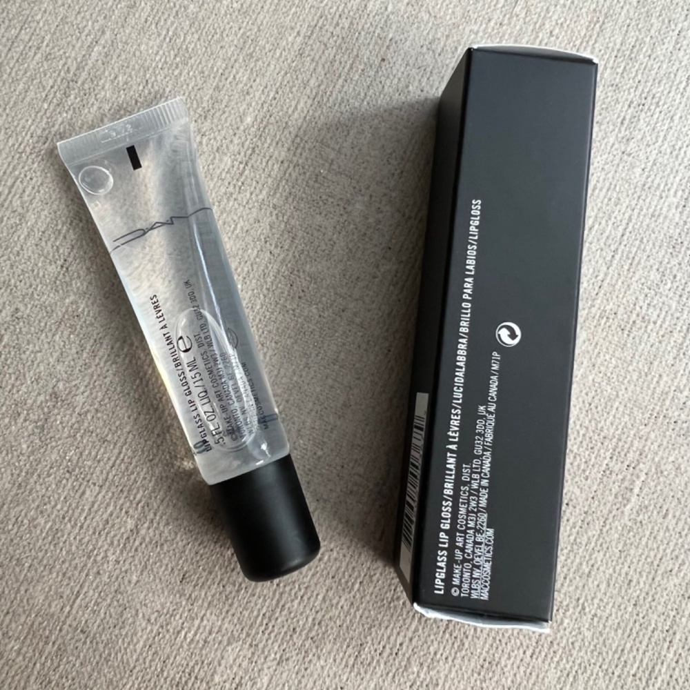 🎁2 for $30🎁 MAC Clear Lipglass - Picture 2 of 4